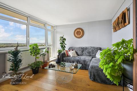 2 bed property, in Samuel Street, £180,000