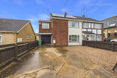 5 bed property, in Oilmills Road, £325,000