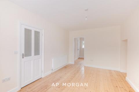 3 bed property, in Alvechurch Road, £190,000