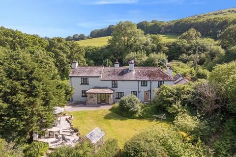 6 bed property, in Upton Cross - 10.66 acres in all, £950,000