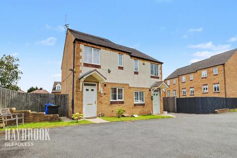 2 bed property, in Gleadless View, £165,000