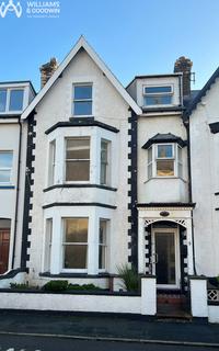 6 bed property, in Clarence Road, £240,000