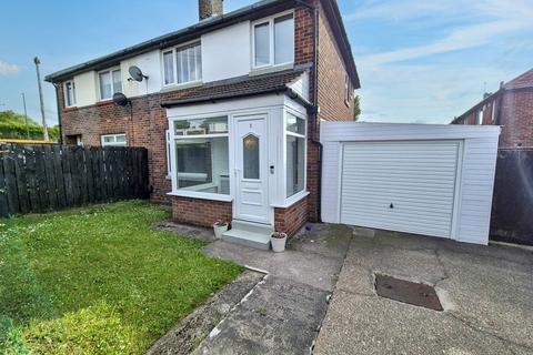 3 bed property, in Stewart Drive, £195,000