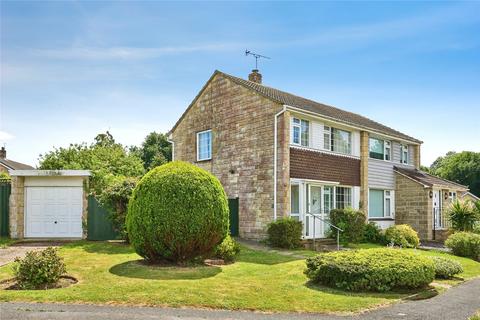 3 bed property, in Marina Avenue, £350,000