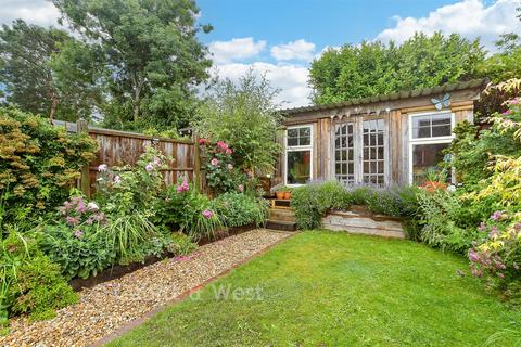3 bed property, in Stockwell Road, £425,000