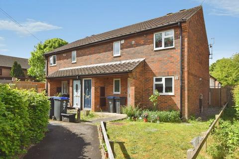 1 bed property, in Hudson Road, £165,000