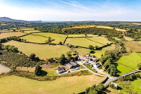 12 bed property, in Eglwyswrw, £2,600,000