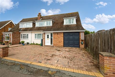 4 bed property, in Elmwood Crescent, £475,000