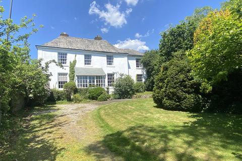 6 bed property, in St. Stephens Hill, £565,000