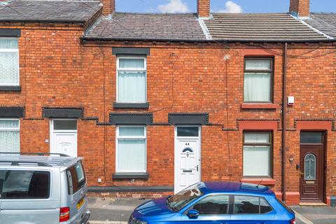 2 bed property, in Devon Street, £120,000