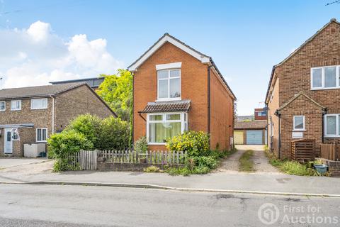 1 bed property, in Albert Street, £120,000