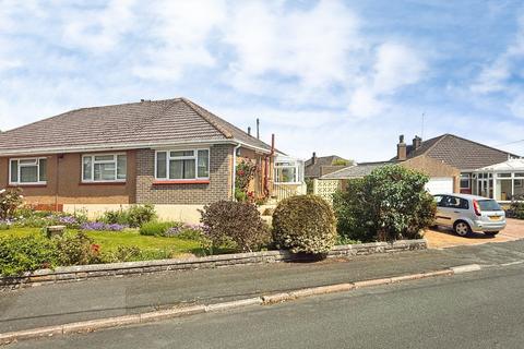 2 bed property, in Staddon Crescent, £240,000