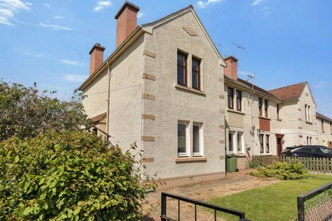 2 bed property, in 84 Lochbridge Road, £145,000