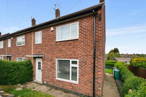 3 bed property, in Lechlade Road, £160,000