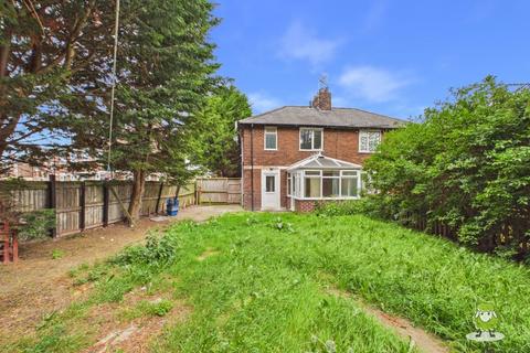 2 bed property, in North Green, £125,000