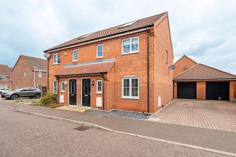 3 bed property, in Robin Avenue, £250,000