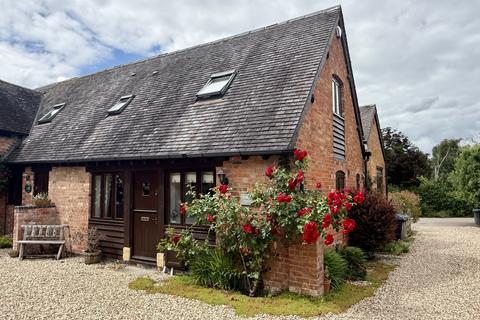 2 bed property, in Goldicote, £450,000