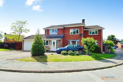 5 bed property, in Rupert Crescent, £650,000