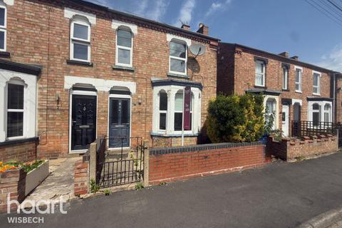 3 bed property, in York Road, £150,000