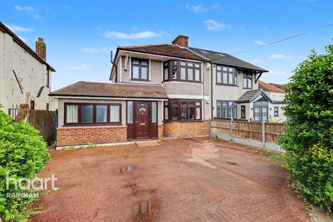 4 bed property, in Upminster Road North, £575,000