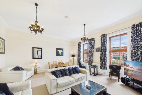 2 bed property, in Sandgate, £249,950