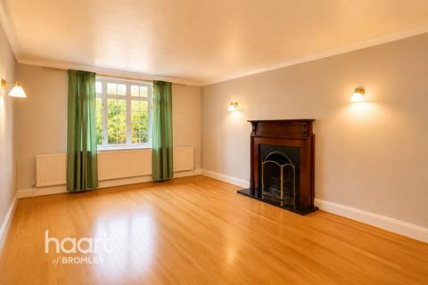 4 bed property, in Bromley BR1, £1,100,000