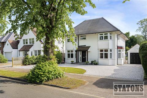 5 bed property, in The Avenue, £1,495,000