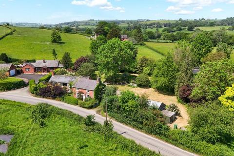 2 bed property, in The Smithy, £175,000