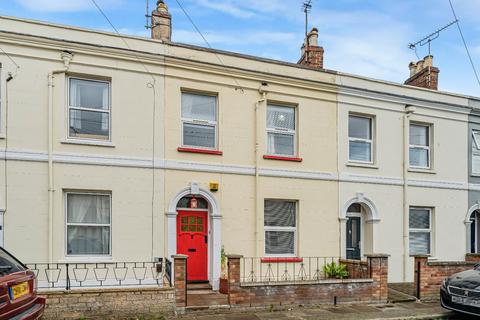 3 bed property, in Marle Hill Parade, £360,000