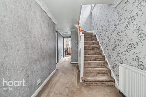 3 bed property, in Friar Road, £600,000
