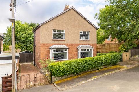 3 bed property, in 12 Burncroft, £400,000