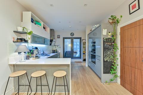 5 bed property, in Josephine Avenue, £955,000