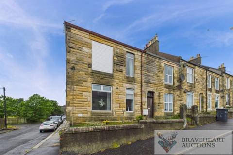 2 bed property, in Top Floor Flat, £32,000