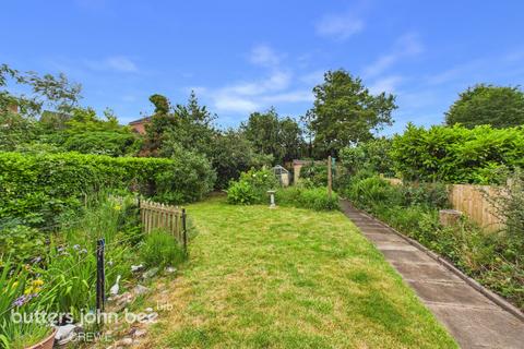 4 bed property, in Alton Street, £195,000