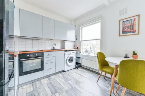 1 bed property, in Tabley Road, £300,000