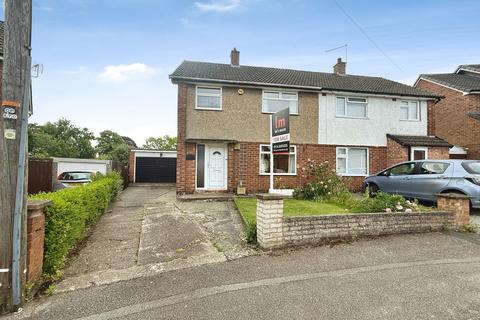3 bed property, in Coplow Crescent, £250,000