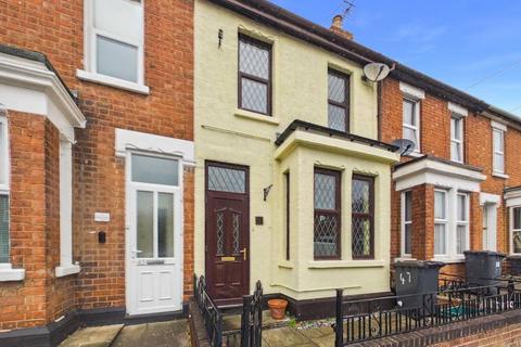 3 bed property, in Hatfield Road, £200,000