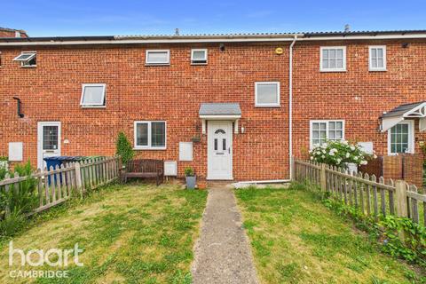 2 bed property, in Jubilee Close, £300,000