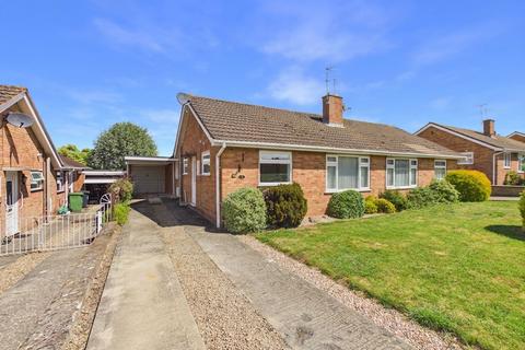 3 bed property, in Banks Road, £270,000