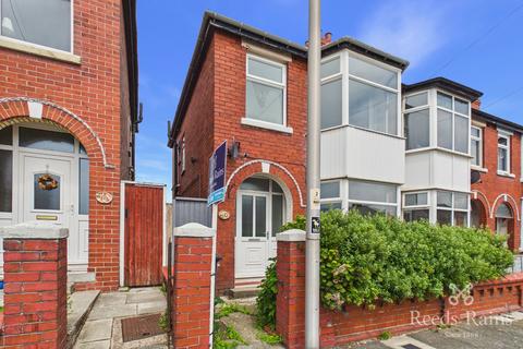 3 bed property, in Dinckley Grove, £100,000