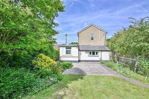 3 bed property, in Brentwood Road, £500,000