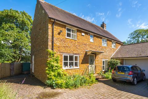 4 bed property, in Lime Avenue, £525,000
