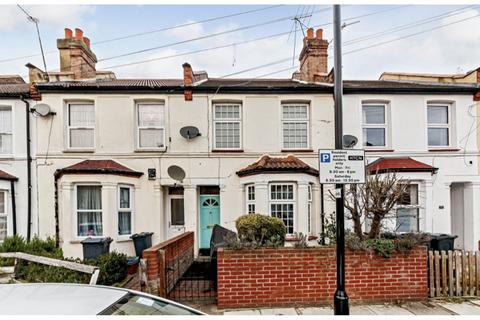 2 bed property, in 69 Cecil Road, £295,000