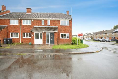 2 bed property, in Greville Road, £200,000
