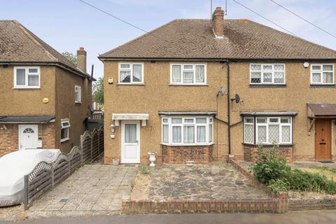 3 bed property, in Field End Road, £550,000