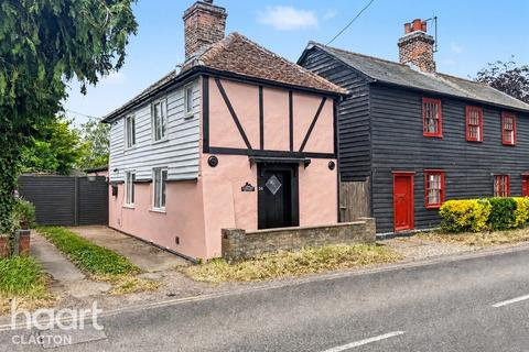1 bed property, in Point Clear Road, £230,000