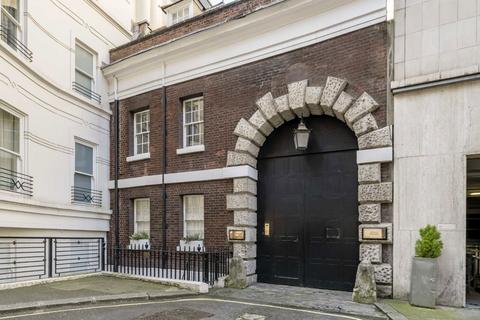 Land, in Arlington Street, £7,600,000