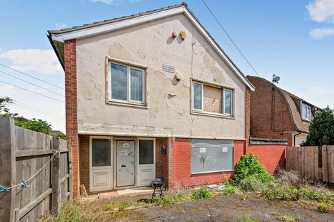 4 bed property, in Keir Hardie Crescent, £115,000