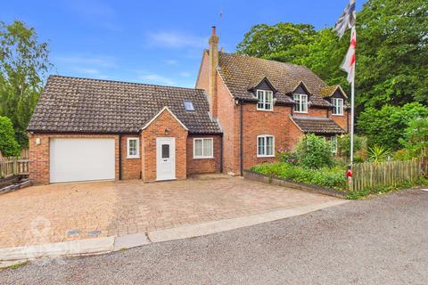 6 bed property, in Kestrel Court, £625,000
