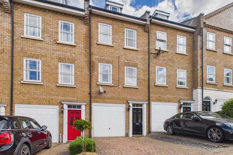 4 bed property, in Jeeves Yard, £550,000